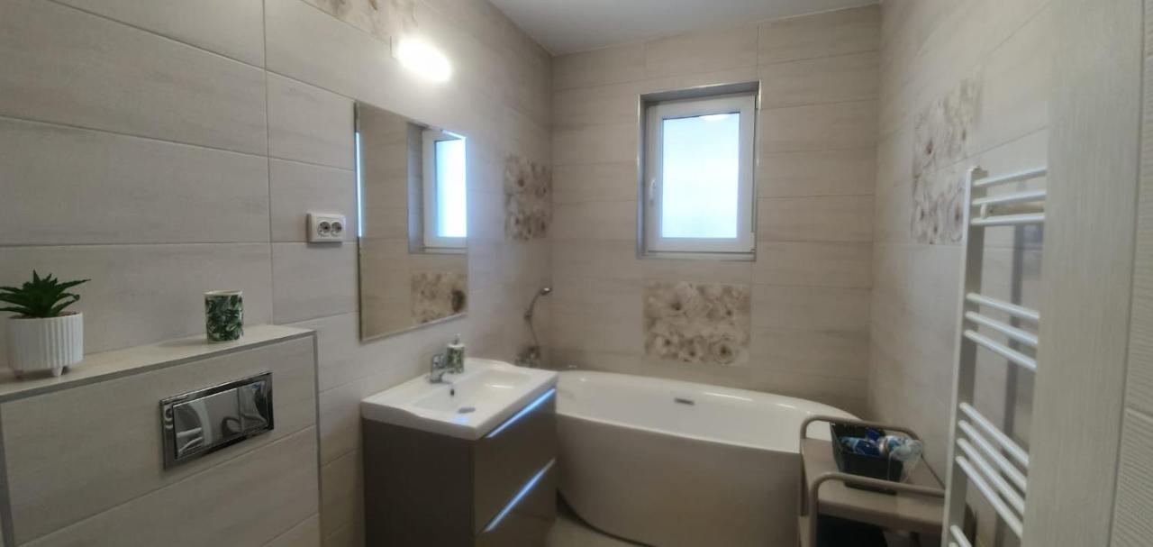 Viv Apartments 210 Floresti  Ngoại thất bức ảnh
